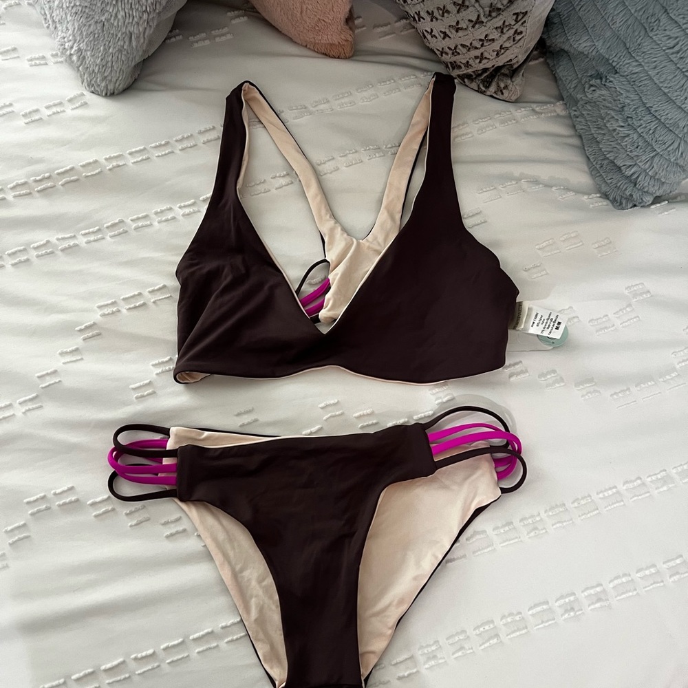 L space reversible bikini